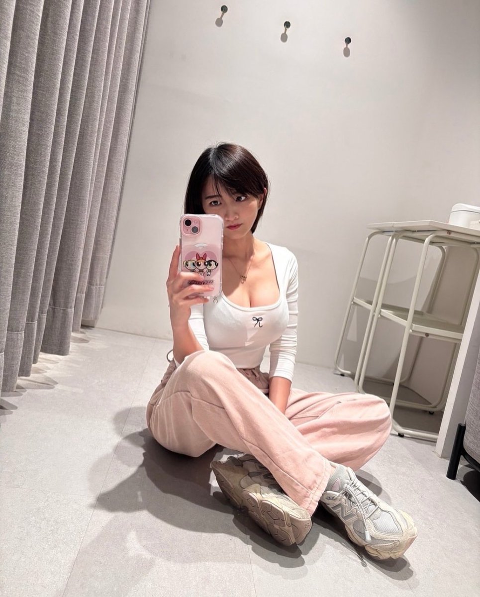 雨天適合來發個自拍 https://t.co/nhoDyVTOy5