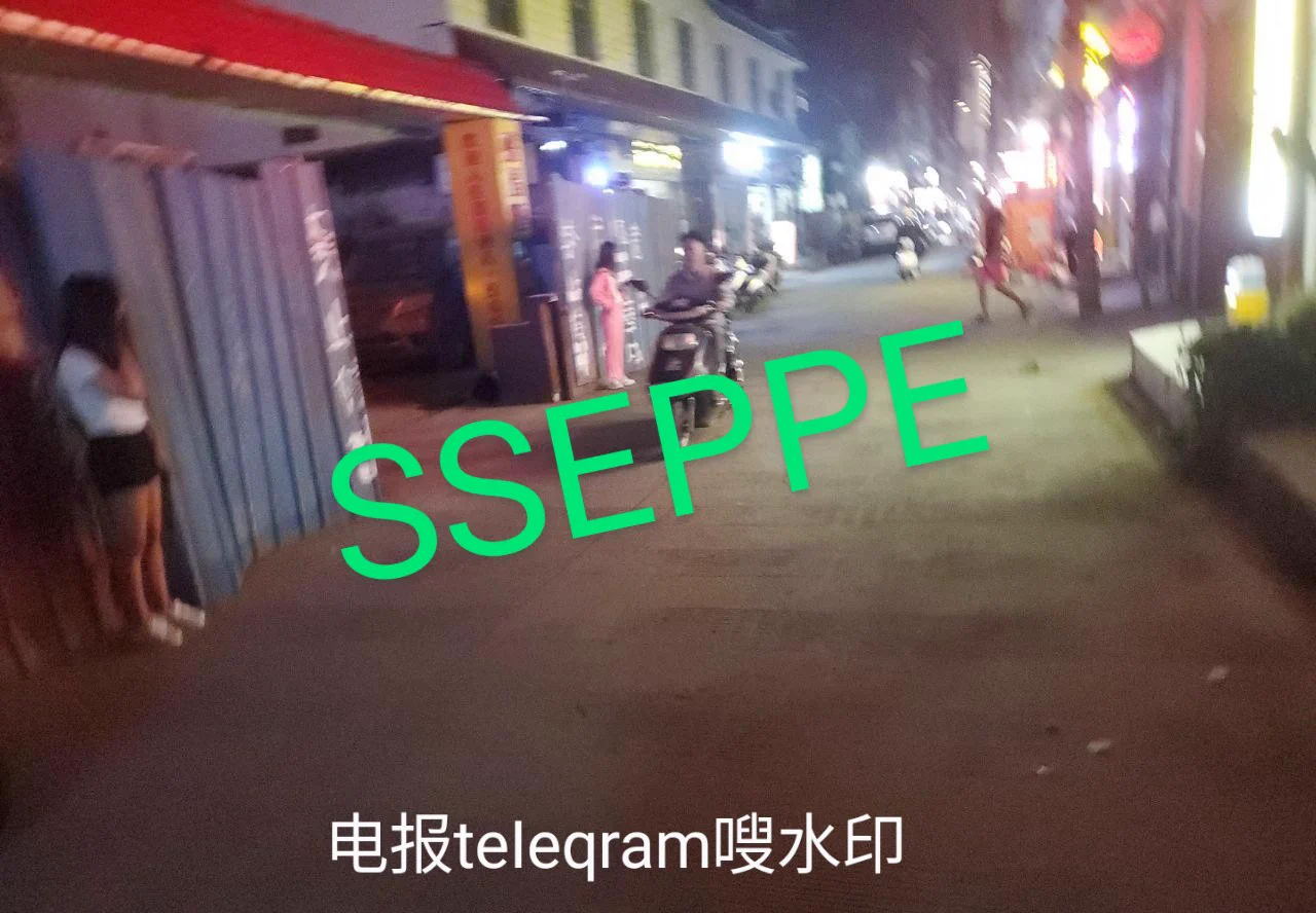 #普洱 #西双版纳 #站街西双版纳曼斗村进门左手第一个巷子.一条街全是.晚上闲的无聊可以去逛逛，  找了个年轻的试了一下。年龄大概不超过20岁，简单的kou了几下就带tao直接做 ，下面是真的紧.进出百十来下交枪，花费一佰5 。又便宜质量还好,非常值! https://t.co/xfwRnO8Rws