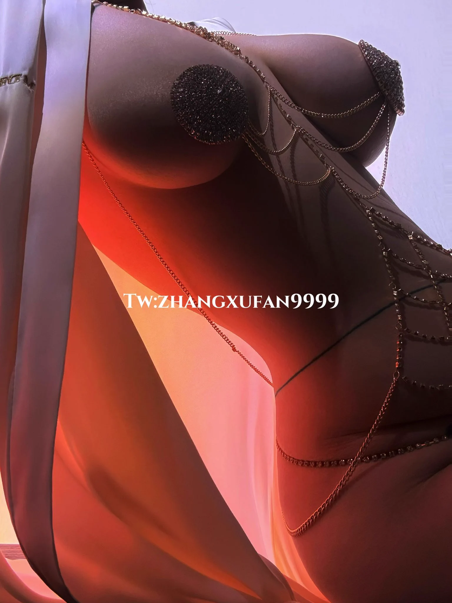 艺术家只爱自己的缪斯乳链套装：悦己花园 @YuejiStudio 睡袍：涞觅 @limerencem @Daguidiyi @Xiaoxiaofoer https://t.co/LQbYuZsj4w