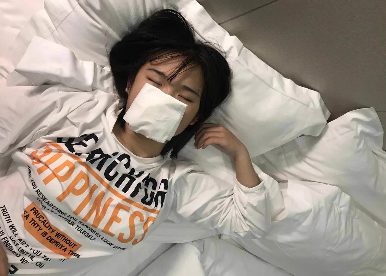 绝世好表哥，表哥把亲表妹喝趴，趁机迷倒，用扩荫器查看子宫，玩弄尿道，抽插菊花，换上丝袜拍照，给表哥点个赞👍…完整版资源【72P/25V/3.1G】已发群，群里搜索关键词#表妹喝多了即可找到，唯一群链接在主页资料。温馨提示：入群请备好纸巾🧻。 https://t.co/H1WtCfe6uJ