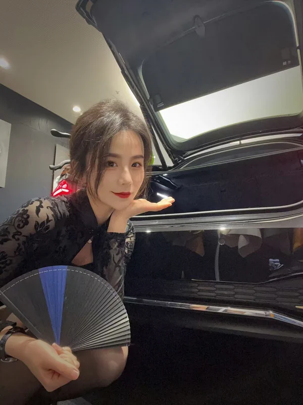 昨晚录的瑟瑟视频，想看的点赞送 #私信 #自慰 #文爱 https://t.co/GOYwCG5PgP
