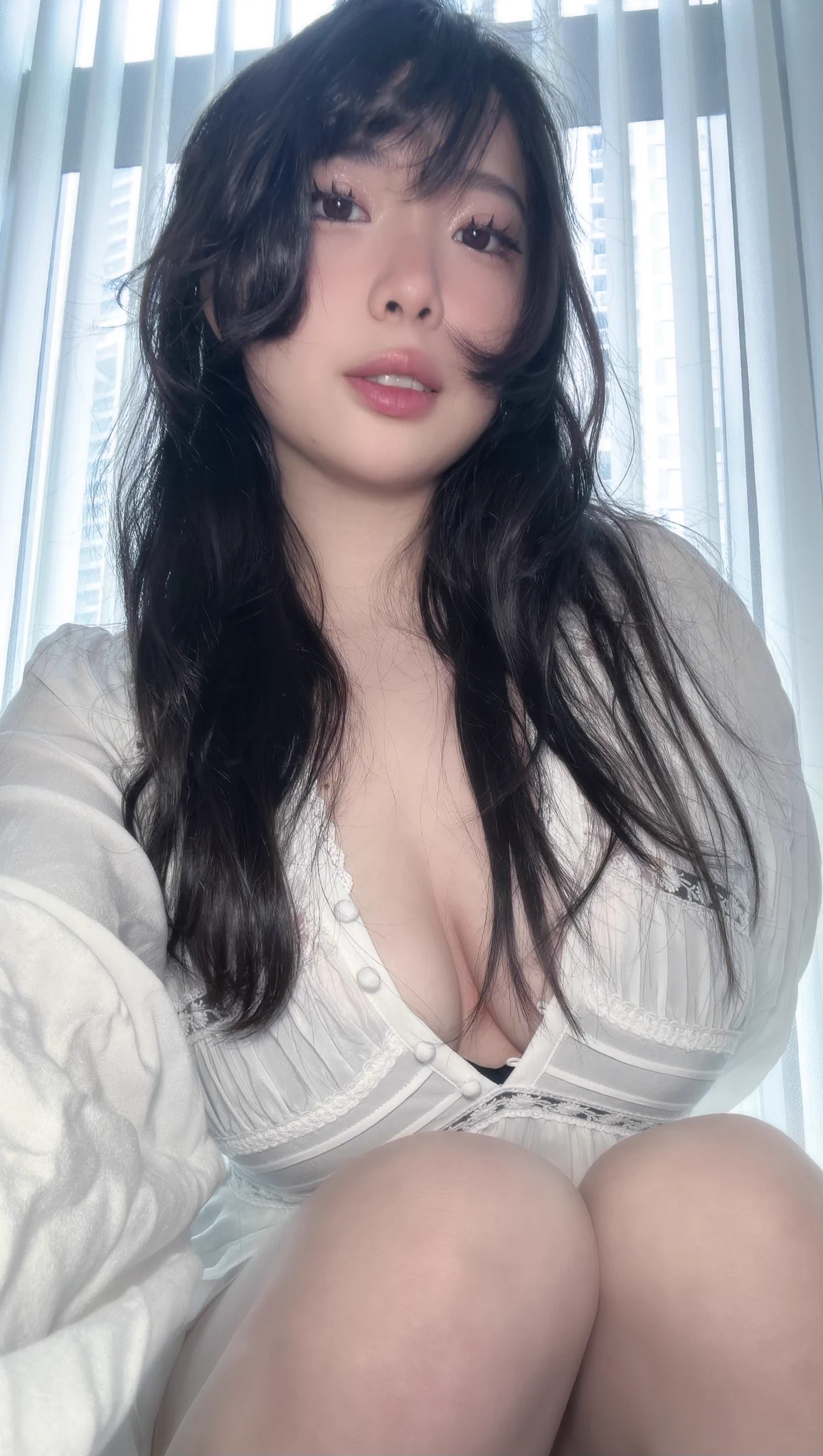 deleting in 48 hours, but whoever likes and says hi, you'll have my... eternal love and devotion? 😇 https://t.co/strK92nSmY