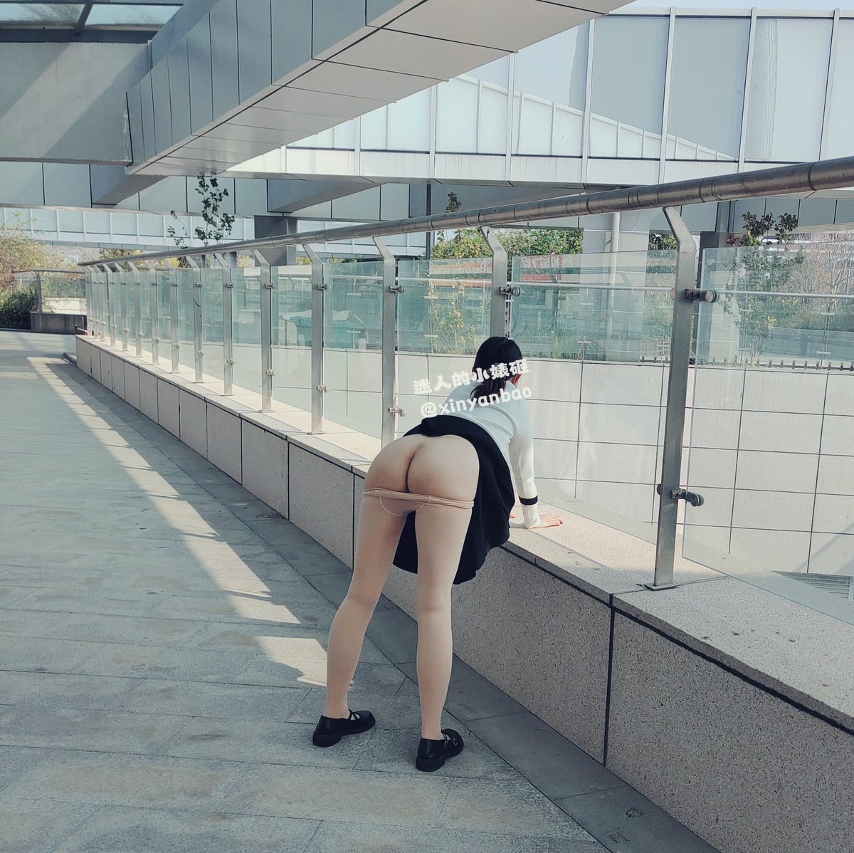 在休闲广场露出+自慰，简直爽的要飞🤣🤣🤣

@ToBulma 
@ToBulaer
@KawasawaSen https://t.co/Qg4duITcXK