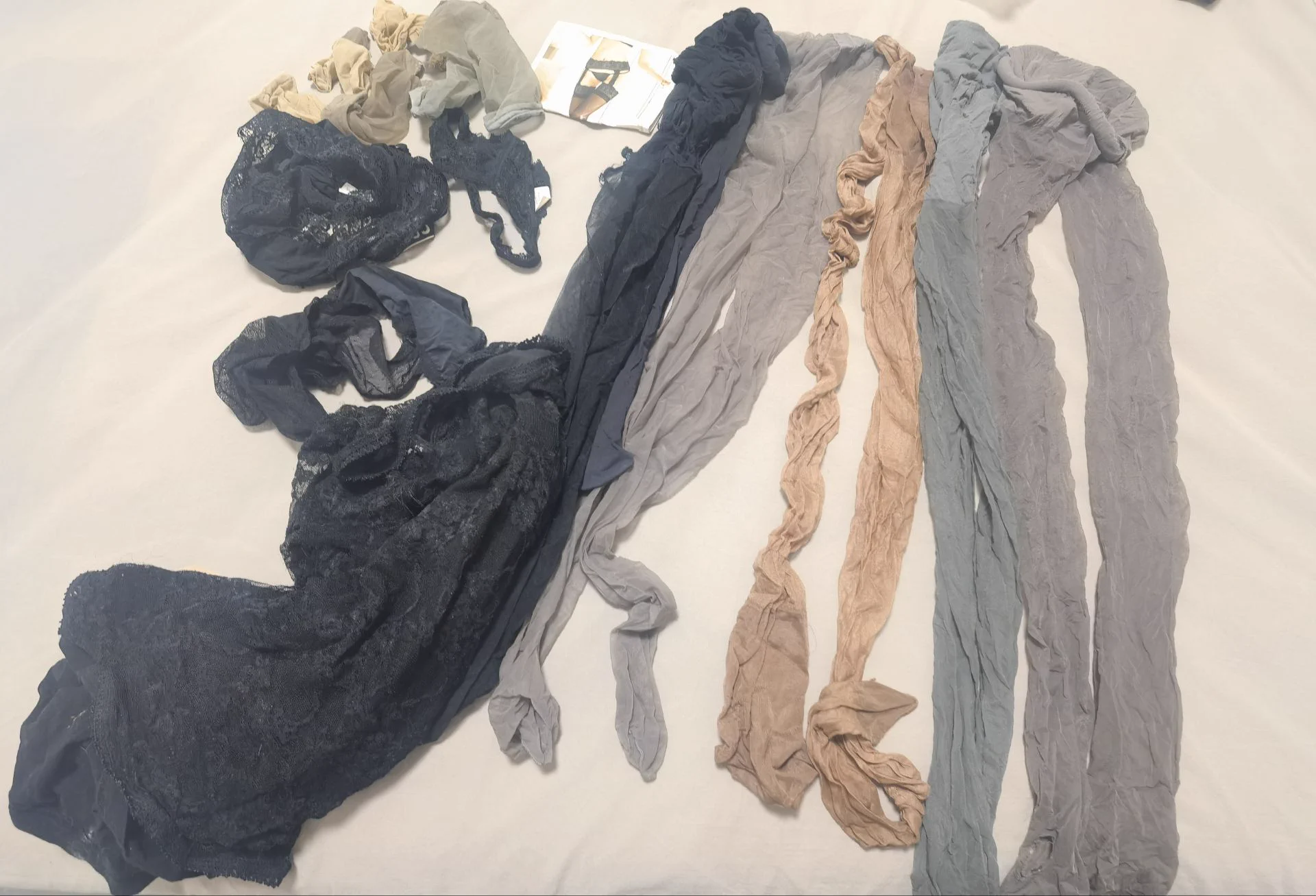 重磅！022天津老哥投稿，女友是海航空姐，颜值高，经常飞大四段，脚酸臭，丝袜味道也很重，很反差！想找天津本地同好上门打胶保养，射她鞋袜上，有礼貌有素质的可赠送丝袜。老哥好沟通好说话，同城感兴趣的私我报名！ https://t.co/vkjLM2SlqK