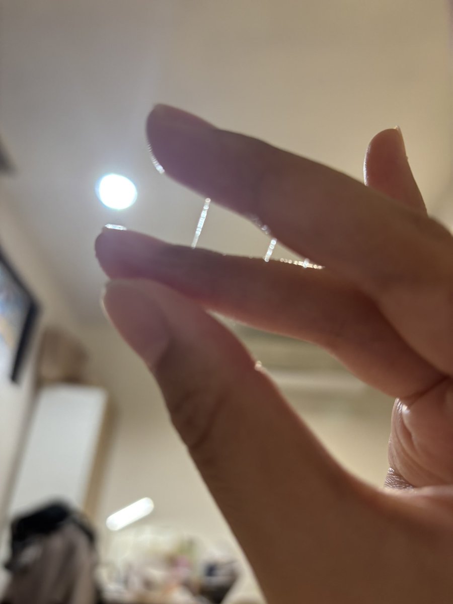 沒有人疼惜我
那我就好好疼自己
好想做愛
但男人已經不在了
抽離的過程真的很難受
現在只能靠玩具和雙手了 https://t.co/rpxcniQ8G1