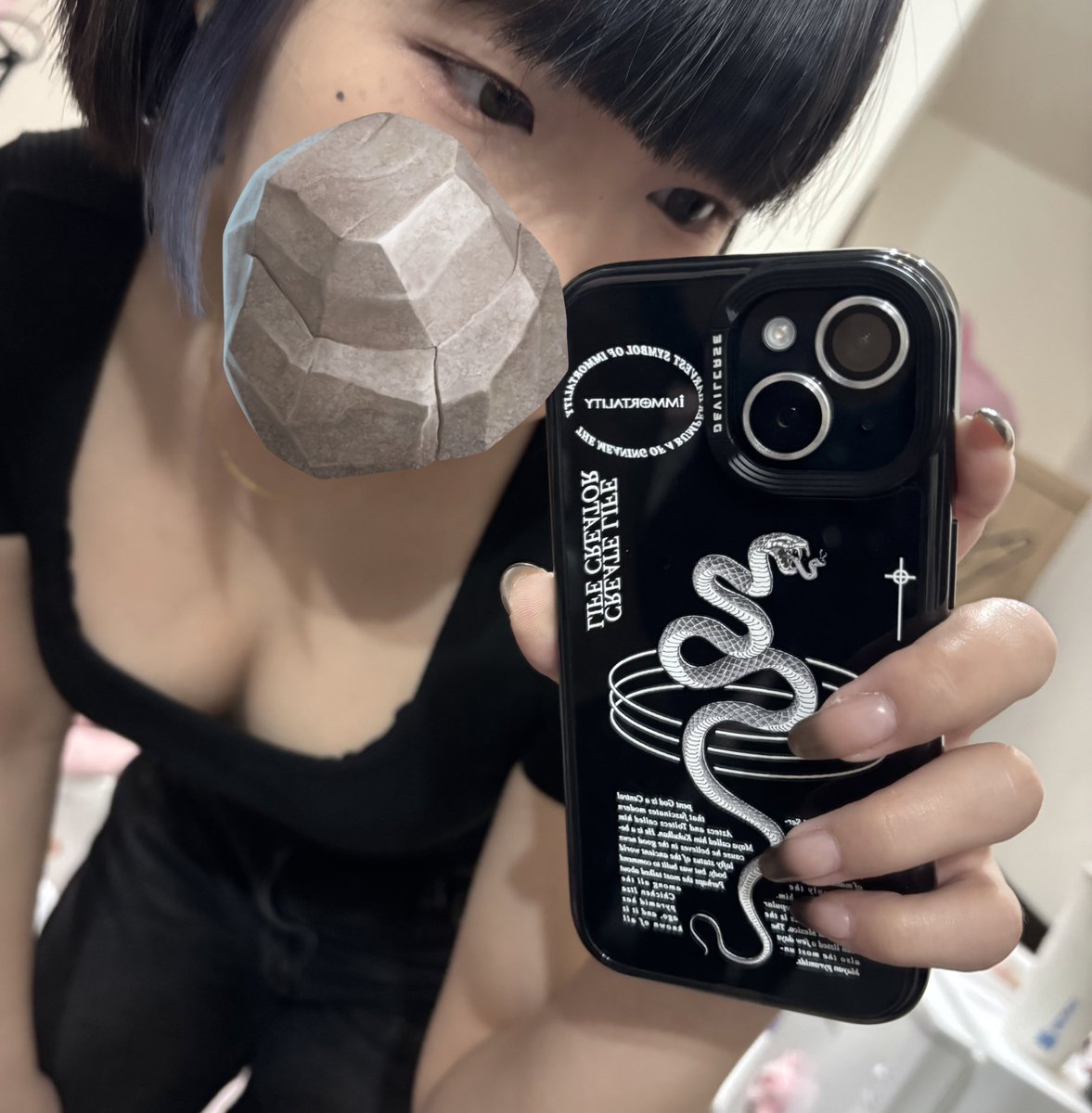 新手機殼>.<！

（最近月經來 穿衣服都變挺ㄌ😎） https://t.co/sSHvtfMyst