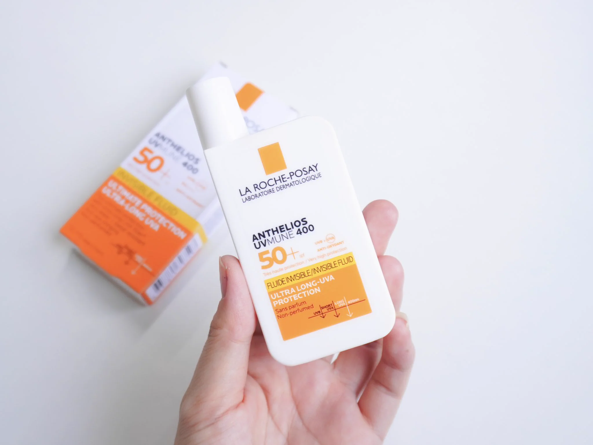 แดดแรงแค่ไหนเอาอยู่ทุก UV จากแสงแดด La Roche-Posay #UVMUNE400☀️ กันแดดที่ปกป้องได้ครอบคุลมถึง Ultra-Long UVA ช่วง 380-400 nm ใช้ตัวนี้ มั่นใจได้เลยว่าผิวจะไม่โดนทำร้ายจากแสงแดด ช่วงไหนที่ต้องทำกิจกรรมกลางแจ้ง เจอแดดจัดๆ โบกตัวนี้ไปเลย 2 ข้อนิ้ว คือรอดด แล้วก็ชอบมากๆที่เนื้อ Invisible ซึมไว ไม่เหนอะหนะ ไม่เป็นคราบ เบาสบายผิวตลอดทั้งวันเลย!!#LaRochePosayTH #กันแดดยืนหนึ่งจบถึงUltraLongUVA