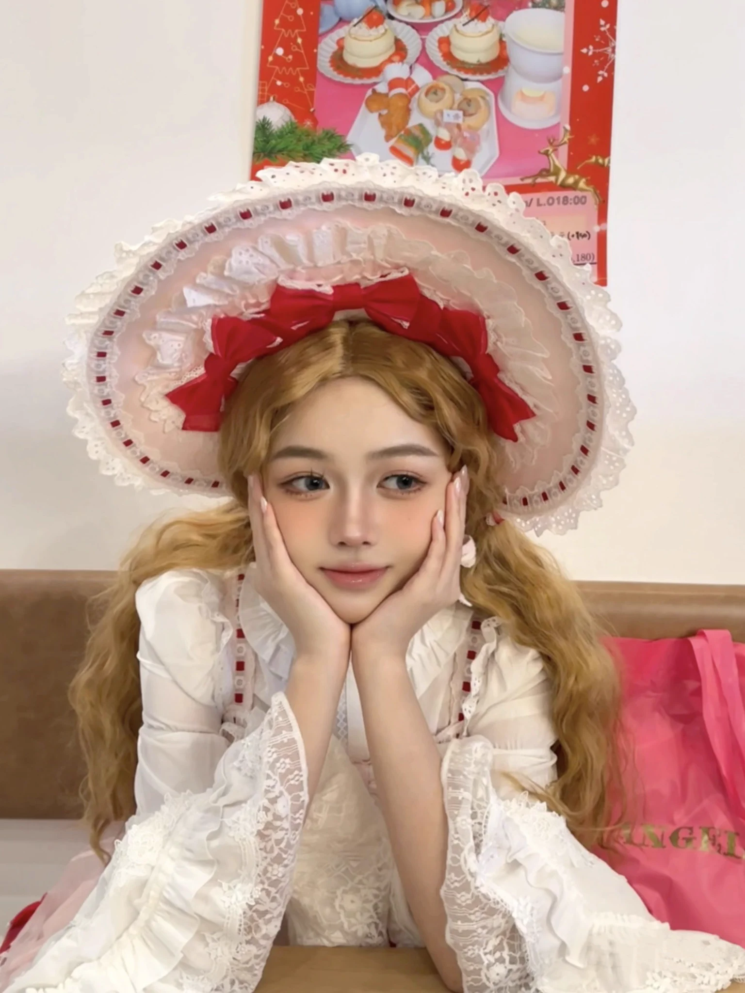 唉好想念大阪 我穿小裙子走在路上 周围的立本友友是真的会用“一定能让我听见”的音量夸我卡哇伊 还会主动跟我搭话 那天被夸了好多好多句 我像游戏里的人物走在街上不停地收集夸奖 然后变成开心值那时候我站在楠身边 漂漂亮亮 吃得饱穿得暖 什么都不怕 想念朋友 想念日本 想念一切🥺🤲🏻 https://t.co/WADF8wnCEl