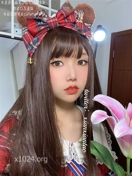 ❣️推特颜值福利姬【仙仙桃】第二弹，完美露脸，大眼萌妹，白虎嫩穴道具自慰 [259P+16V/2.18GB]https://t.co/DbeqiPyhwq https://t.co/bJ9pkvAb2i