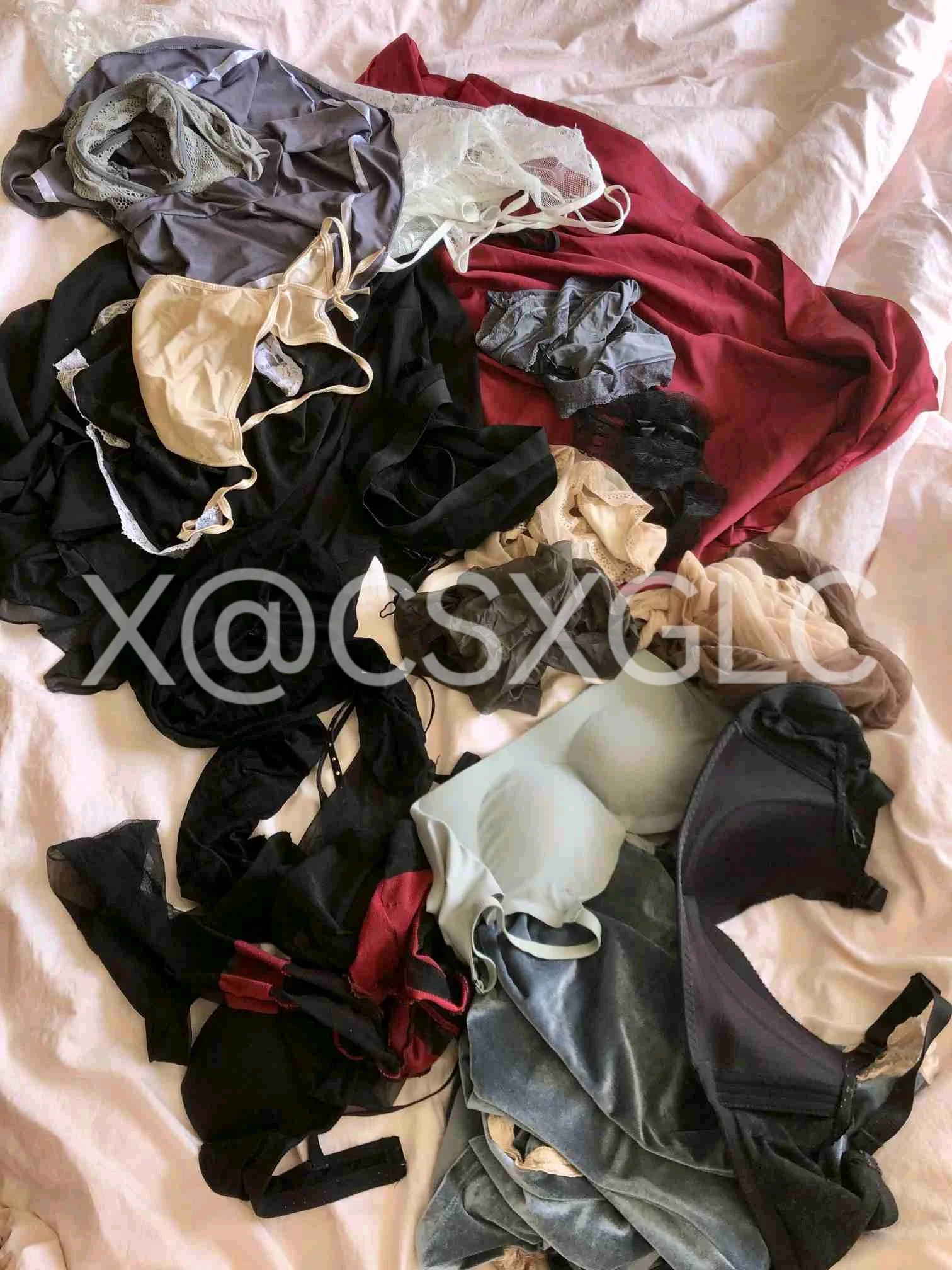 0871云南昆明老哥，又准备了一些嫂子的新货，各种性感高跟内衣内裤丝袜都有。昆明本地的可上门打胶保养，外地的支持寄射或以新换旧，感兴趣的私我报名。 https://t.co/D2q12YUkNR