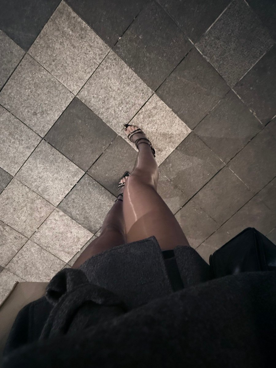 打扮得人模狗样的又出门了 https://t.co/0InjJgOjLf