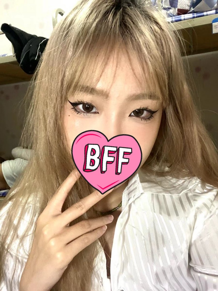 女大学生宿舍反差系列（30）
@wqganenshi_ 
@007share
@tbzt2024 

#反差 #反差女大 https://t.co/PzJdrkc4lI