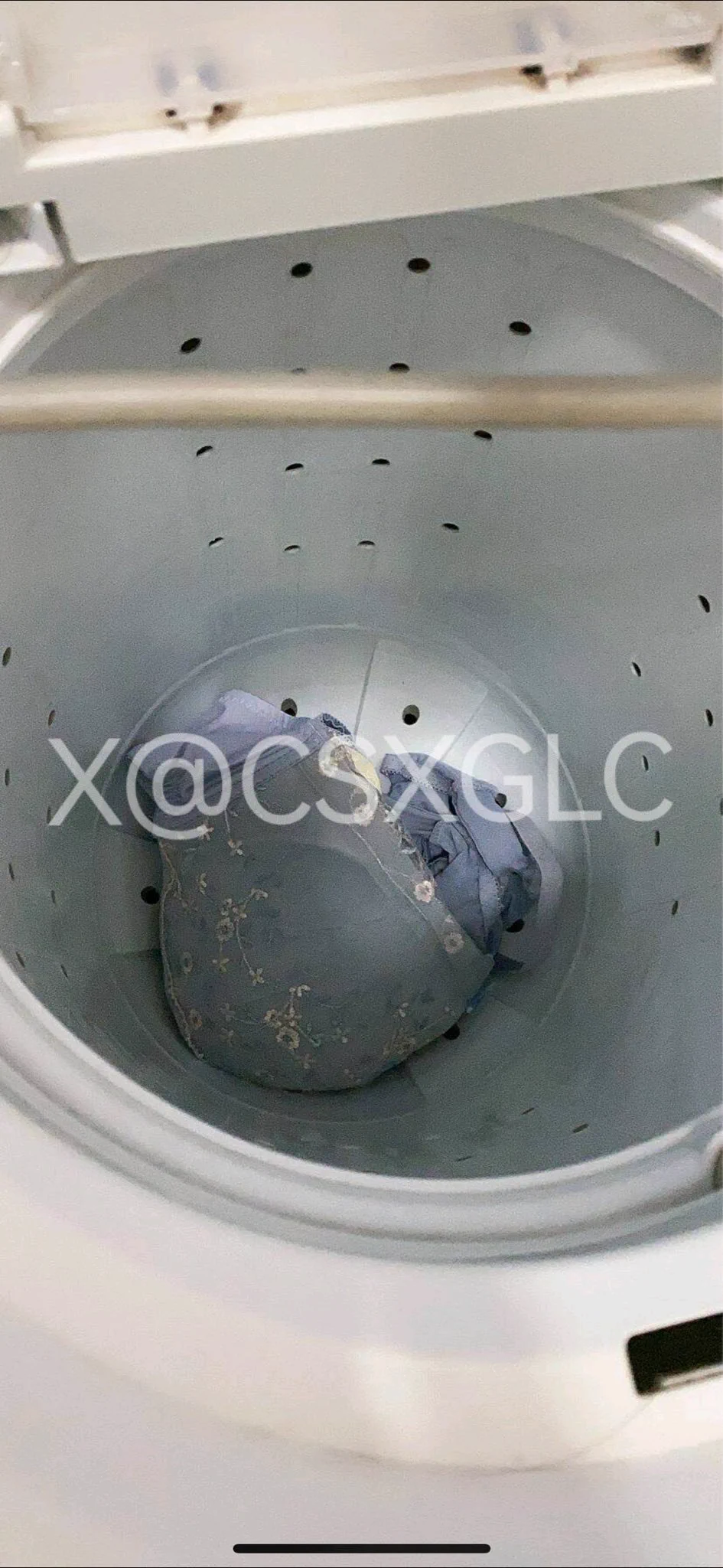 0535山东烟台同好投稿，收集的身边人同事家人内衣裤丝袜等，本地同好可互换打胶，外地可互相邮寄，满意可长期联系，感兴趣的朋友可私我报名。 https://t.co/bvFySdQNEA