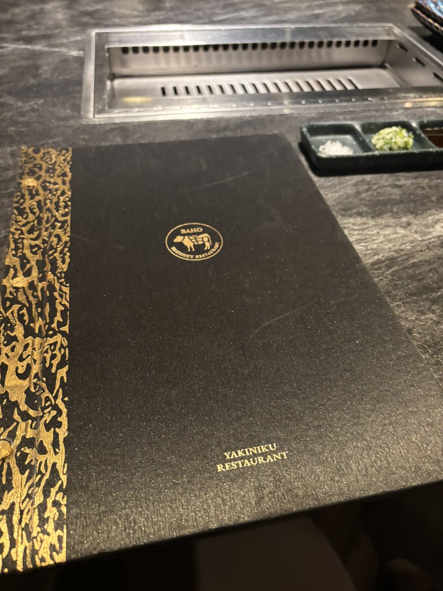 今日約會！
推特朋朋上週本來說要帶我去吃梵的
結果今天跑來這了哈哈哈

之前匿名箱不曉得哪個說說仔只敢匿名說要帶我來吃八和
結果這次朋朋真的來帶我吃到啦
耶耶耶超級開心！！ https://t.co/eZfkDyTmPN