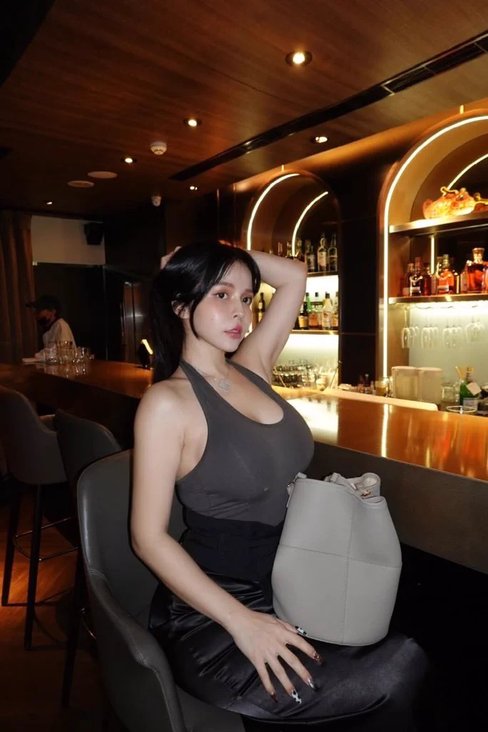 帥哥你看我這麼久了不過來跟我聊天嗎 https://t.co/zhqCwTTOw2