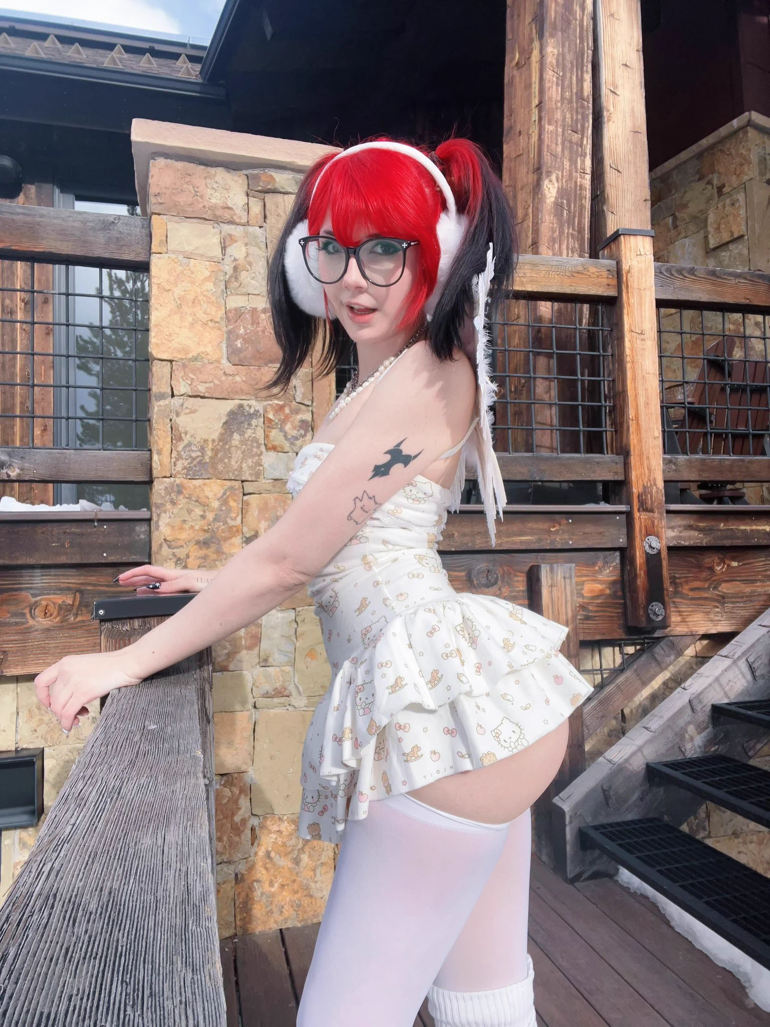 Wearing cute, short outfits in the cold &gt;&gt;☺️💕 https://t.co/QhjVrNEuhR
