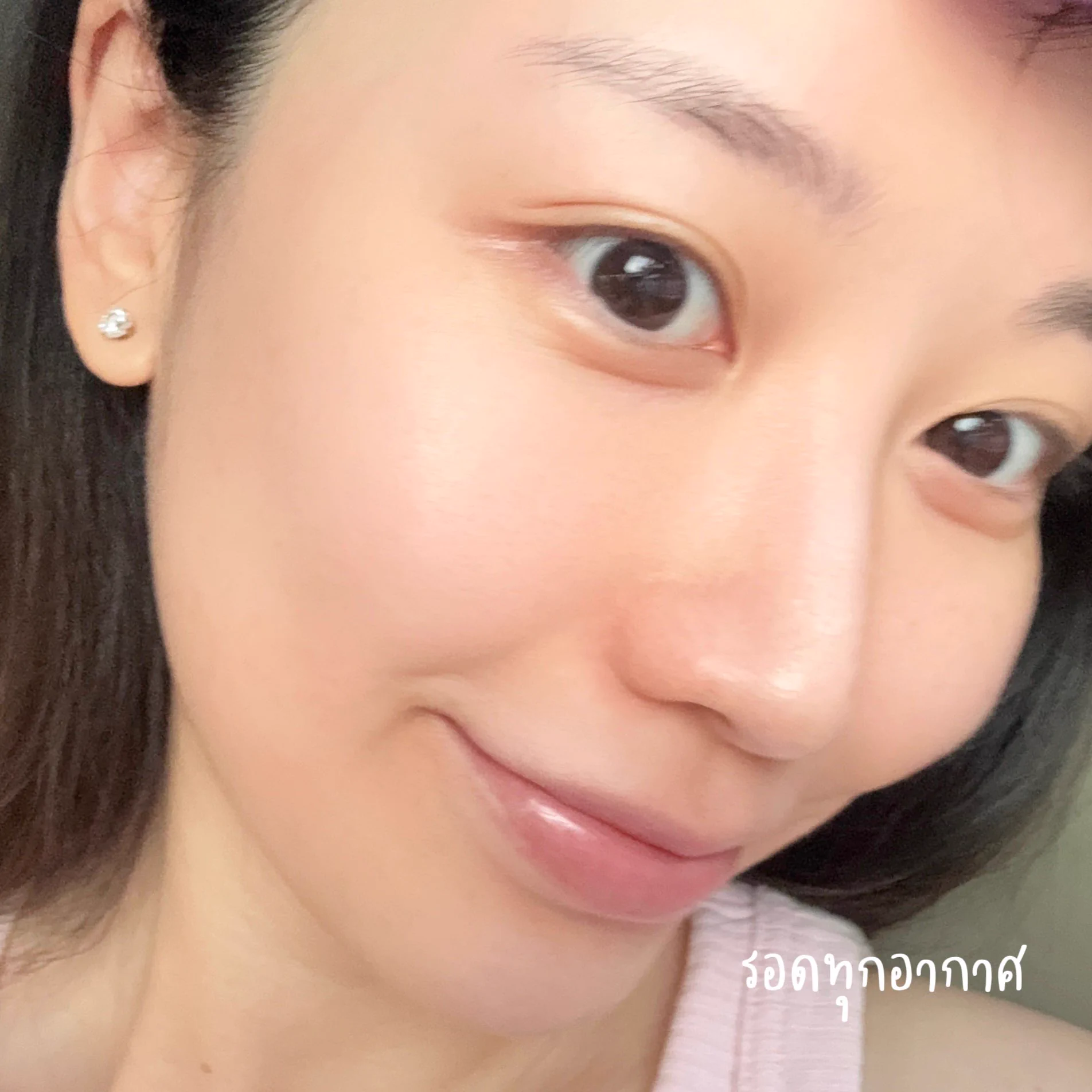 Biore ที่คนใช้กันเยอะๆ ต้องรุ่นหลอดฟ้านะ  เค้าคือ Biore UV Aqua Rich Watery Essence SPF50+ PA++++ เป็นกันแดดญี่ปุ่นที่เนื้อเบาที่สุดดดด หน้าไม่เหนอะ เจอกระดาษซับหน้ามันยังรอด!#กันแดด #Biore https://t.co/pSjpDnz9Mu