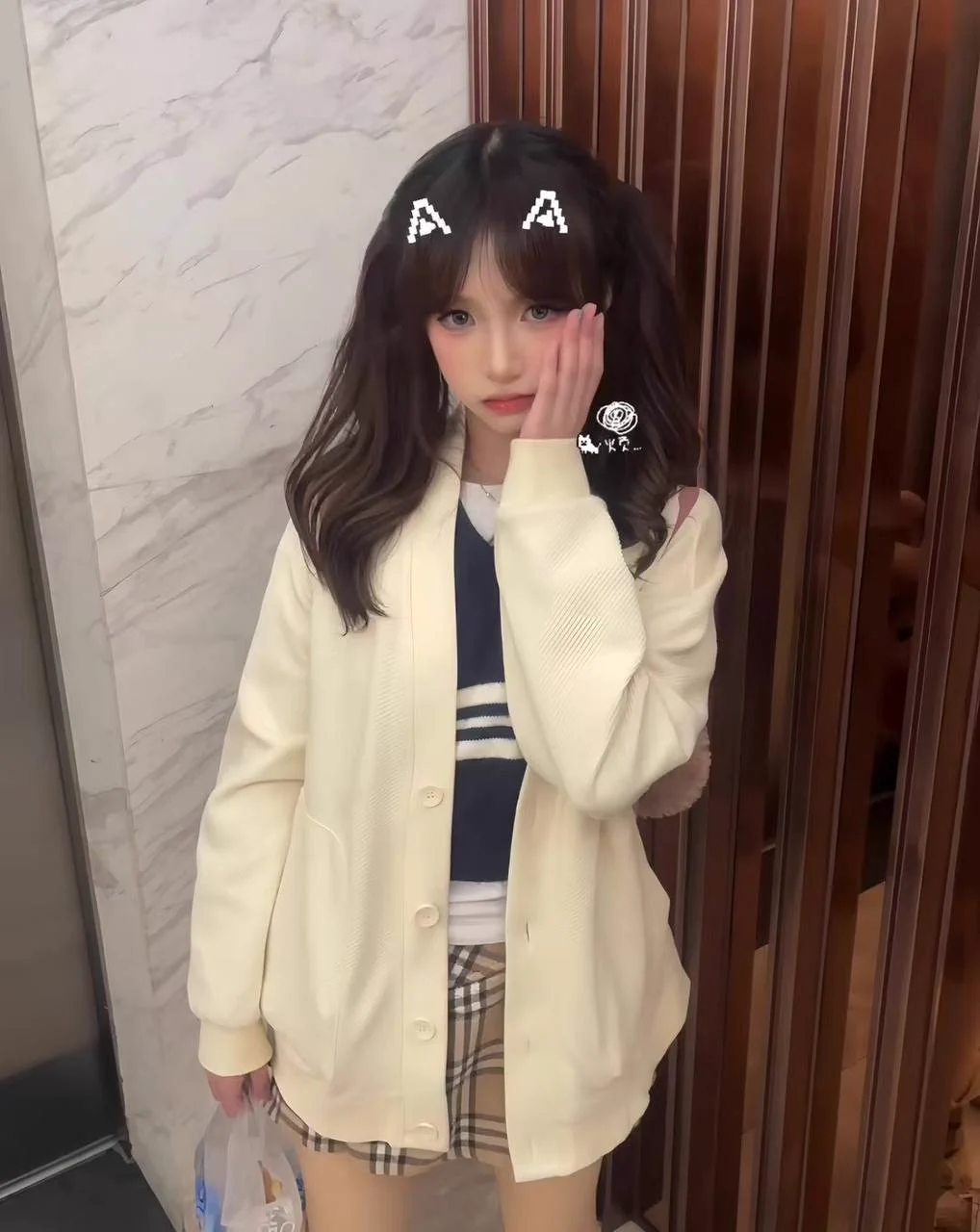 打瓦嘛？哥哥 可以送我皮肤吗？带我打瓦帮你打飞机。。。。。 https://t.co/pMo9QVO6As