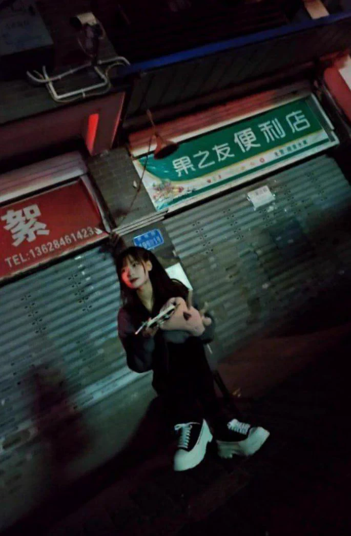 #马鞍山 #站街 最近把马鞍山跑了一圈，店越来越少了。军民路有个170左右的，每晚不是在店里就是在站街，长得有点像凤姐，其他还可以挺嫩。东方城那边美足堂那家还行，其他都是LCP。东湖那里最近没开门。 https://t.co/nRBFGa6asy