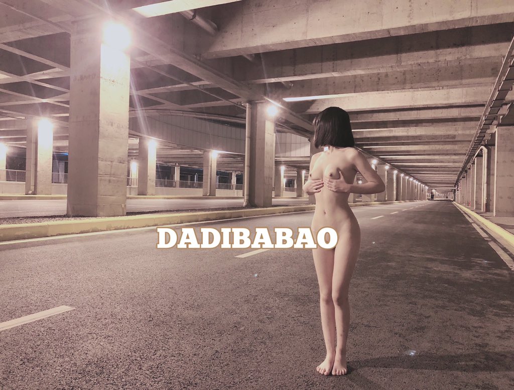 全裸马路边，肌肤诱惑，风撩发丝，等你征服。
#大胸 #奶子 #户外 #露出 #女菩萨 https://t.co/CftmZnGnk0