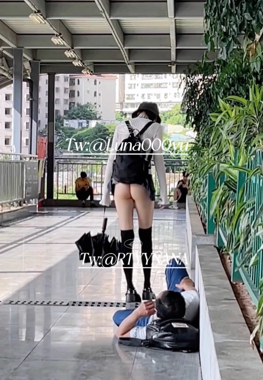 消失的luna 双腿之间的人前露出艺术家！！！是真的露给男人看👀经典值得再发一次！🔥🔥🔥大家存好图，资源太难找了！ https://t.co/127JCSvXVL