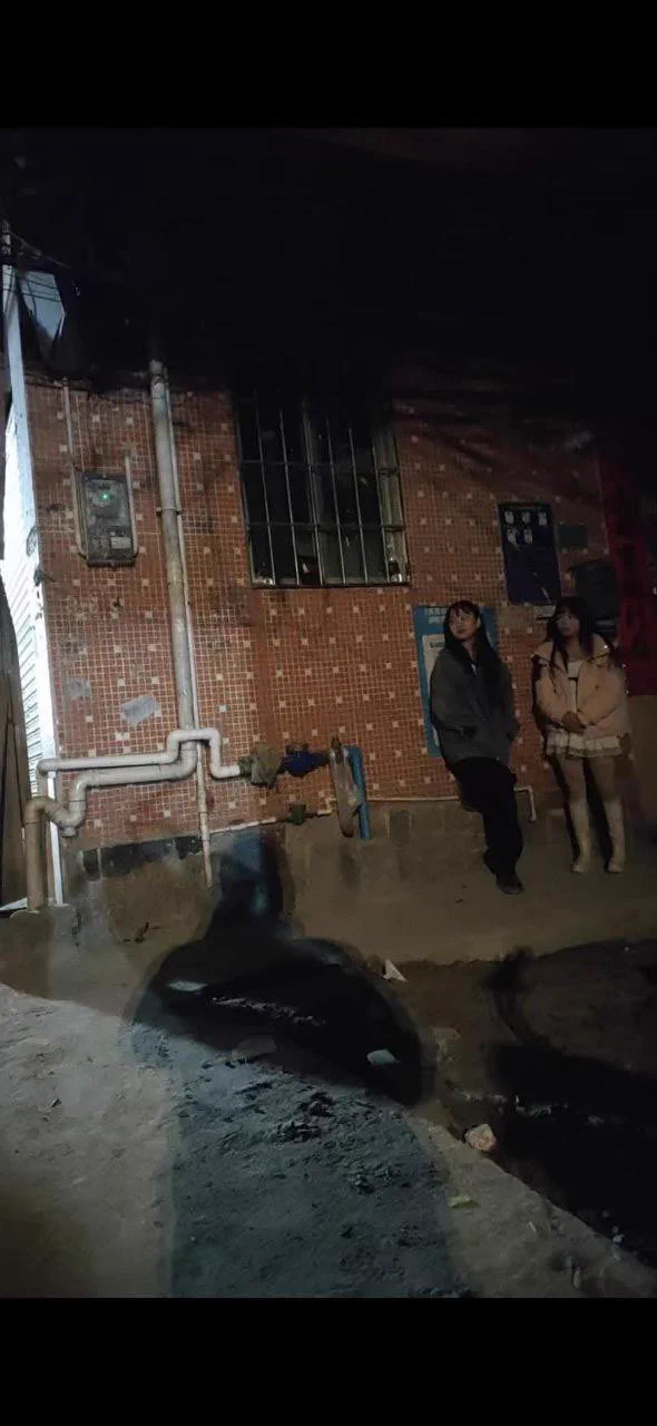 #无锡 #站街无锡 惠山区 锡龙路沿线 锡龙路上，一路慢慢看 散步偶然意外发现晚上喝了点酒，就没开车，散步走着，走在路上，一路走过，看到每一个小分叉路口，都有两三个女的坐在电动车上，先是路过，不知道啥意思，慢慢回过味来，原来如此，随即掉头，走了看了，有三个都不错，长相身材都可以 https://t.co/JifCtrinlY