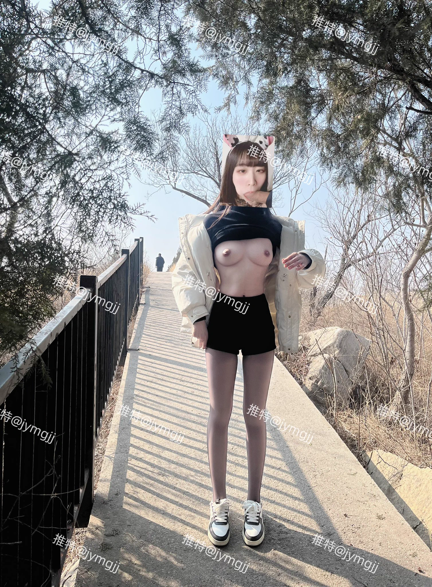 礼拜日 带小母狗去爬山 黑丝+露出+背对人群 🔞可惜太冷了 没办法全裸 不少带小孩的妈妈们一直看我们 估计是怕教坏小朋友吧🥴 @luchu888 https://t.co/n1iJ3NKe86