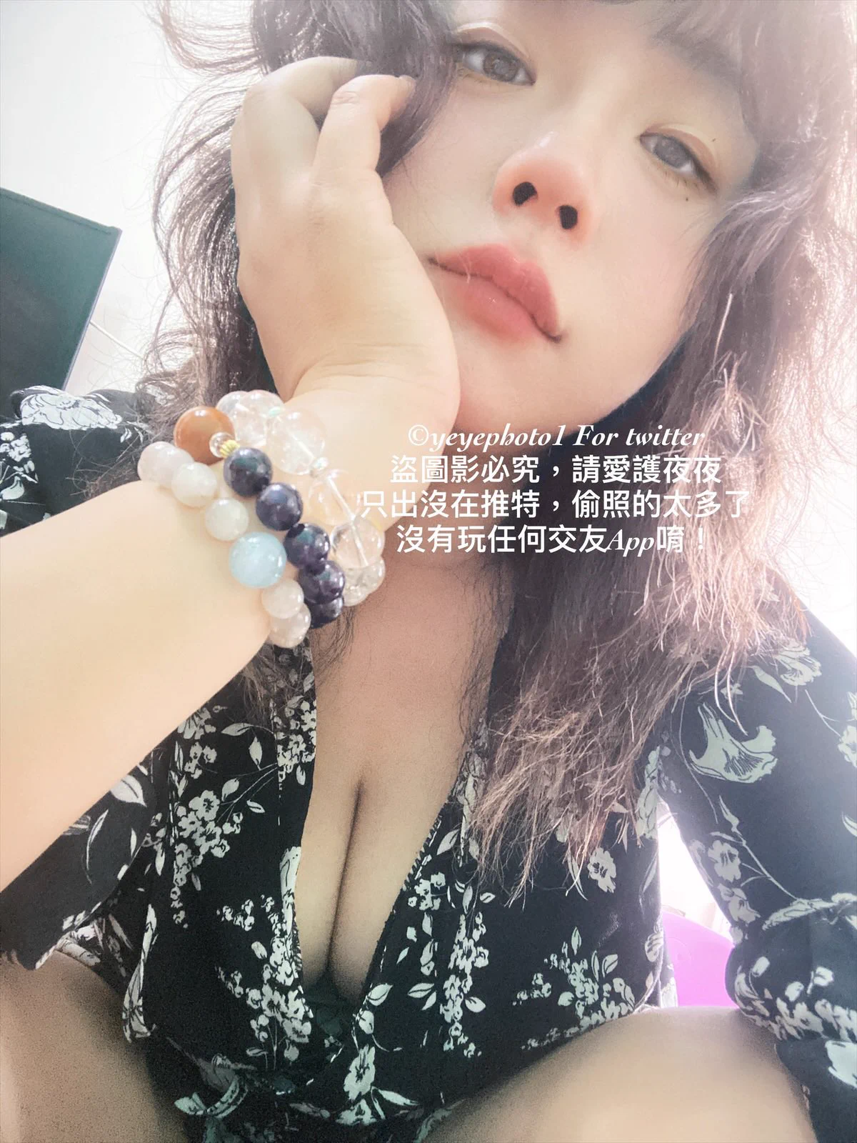今天厭世的夜夜很不可愛#客人做龍筋做到睡著打呼💤#夜夜也很想睡 https://t.co/7THKbb5MqR