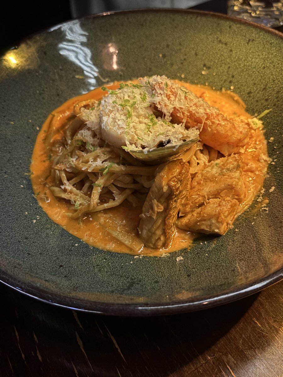 明太子美乃滋炸牡蠣
威士忌鵝肝寬麵
匈牙利海鮮手工細麵 https://t.co/bhrpcUNu5j