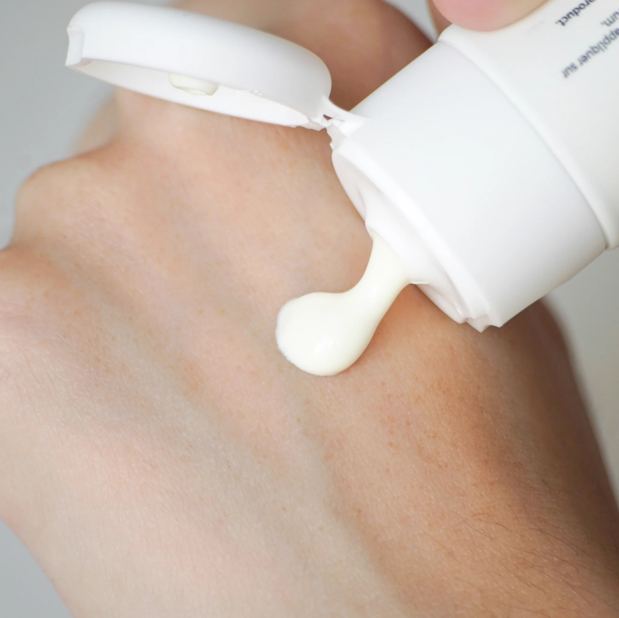 เป็นครีมที่ควรมีทุกบ้านมากๆ นี่โบก La Roche-Posay Cicaplast Baume B5+ เช้า-เย็น ​ประมาณ 3-4 วัน รอยแดงหายไปแล้ว คือหายไวแทบไม่ต้องพักหน้านาน ใครผิวแห้ง ผิวโทรม หรือแพ้อะไรมาหยิบตัวนี้มาทาได้เลยนะคับ ช่วยลดรอยแดง การอักเสบ ผิวอิ่มฟู กู้ผิวได้ดีมากจริงๆ ขออวย! 💖#HowtoPerfect #ใช้ดีบอกต่อ #LaRochePosayTH #Cicaplast #ลาโรชโพเซย์ #ซิคาพลาส #CicaplastSPF50