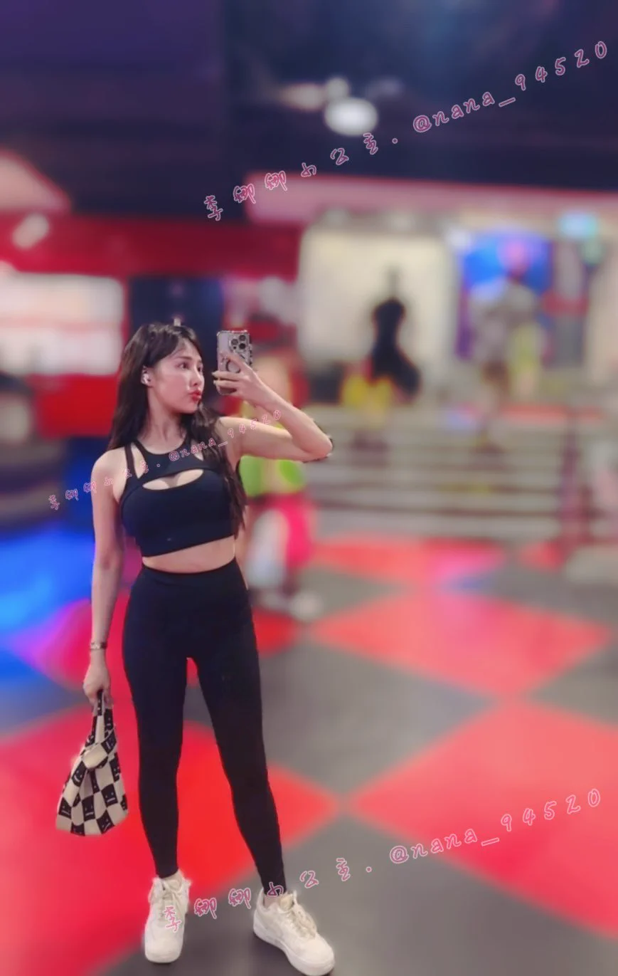 陪娜娜一起運動❤️還是想當娜娜的健身器材～讓我在你身上動😈https://t.co/CvMkqCX7Ox https://t.co/izgJMZLUut