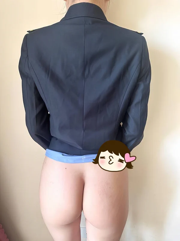 我没开玩笑私信我真的会给你们发裸照色图的。😋 https://t.co/RAjKQrNCYK