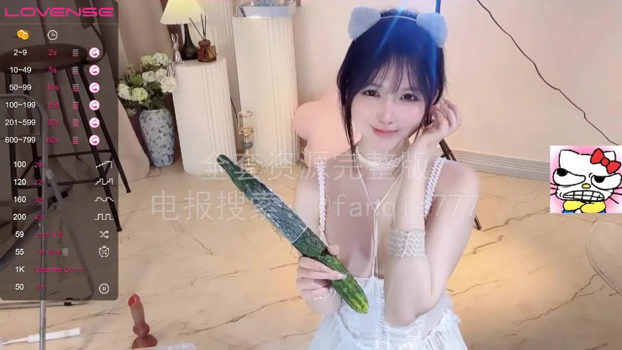 极品！极品！极品！超高颜值反差少女用黄瓜插小穴，都被操喷水了，喷完后一脸的娇羞，被操的时候娇喘的样子真是楚楚可怜，真想好好疼爱一番！完整更新主页置顶 https://t.co/iTe5ZjZU2x