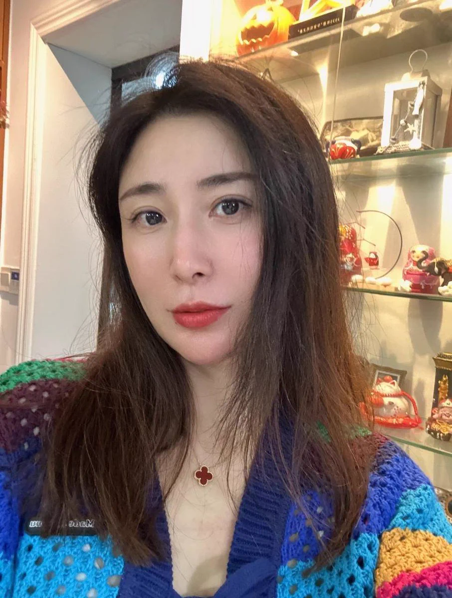 现在只想做个自在又快乐的少妇，去探索喜欢的刺激，期待每一场心动的邂逅😍（也许从欲望开始，但也不止于此） https://t.co/BWYwwF0ekF