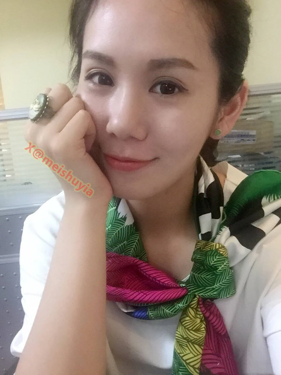 非常有气质的良家轻熟妇，一看就是事业型的女人！ https://t.co/XlFxpOqPOQ