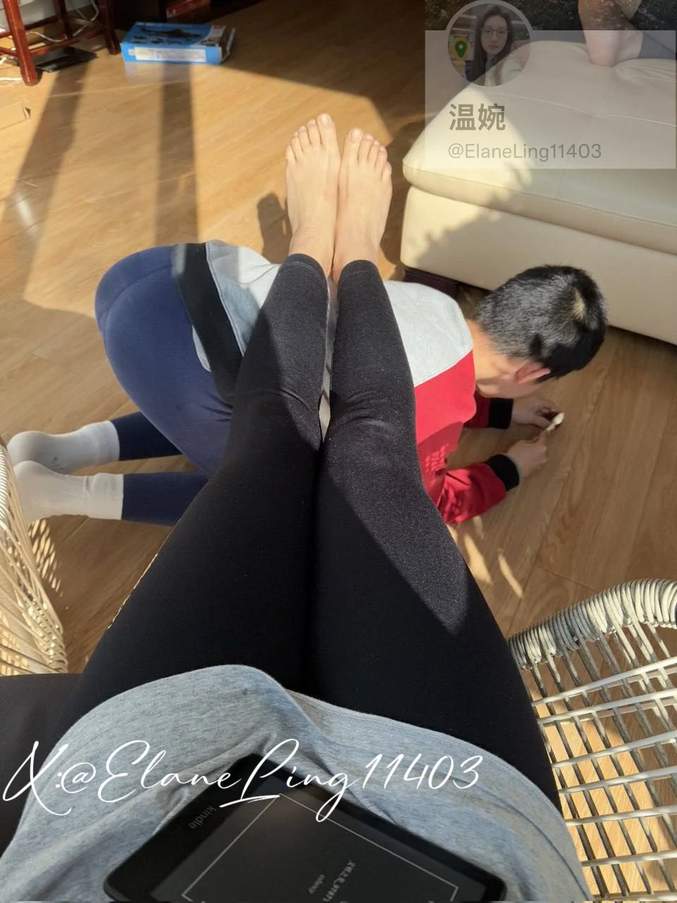 健身房转了一圈，一身的汗…还是侄子贴心呀，不仅给我架着腿，还用后背给我暖脚，不得不说很有天赋呢… 你们会不会也想让姐姐踩一下～ https://t.co/EHciVlfkjF