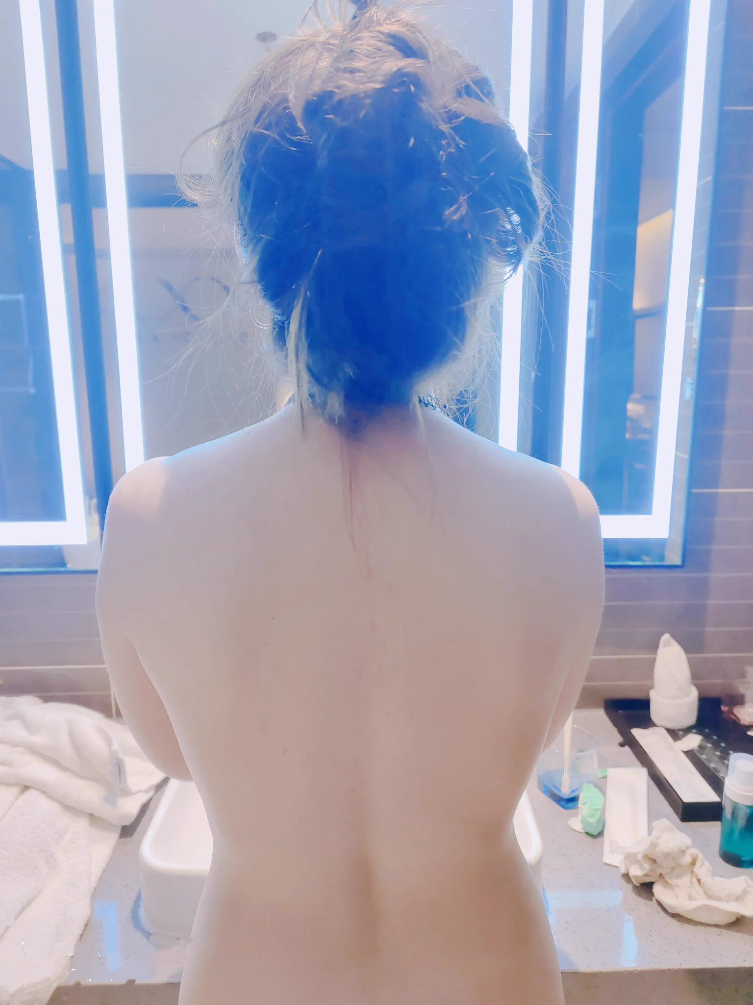 婚姻是坟墓，你就是那个挖坑的，够了，我爬出来了！真的够了，朋友们我需要冷静几天，不要想我 https://t.co/3S9cuOWccu