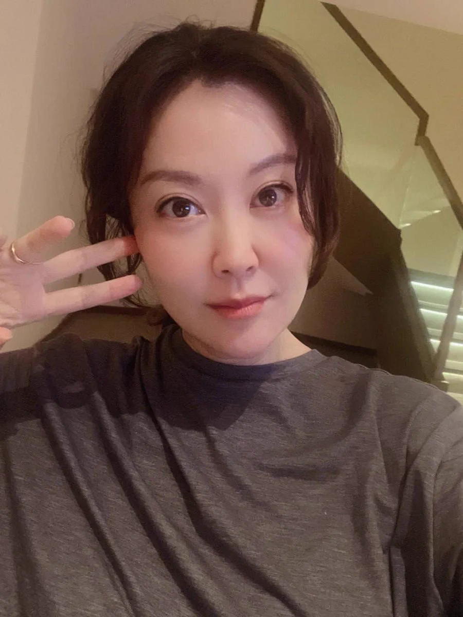 今天忘记穿胸罩了，自由自在惯了，结果悲剧了，总感觉别人在盯着我的胸在看，还好我的胸即使不带胸罩也挺有形的，要不我就难过死了呢 https://t.co/t4918o8oDm