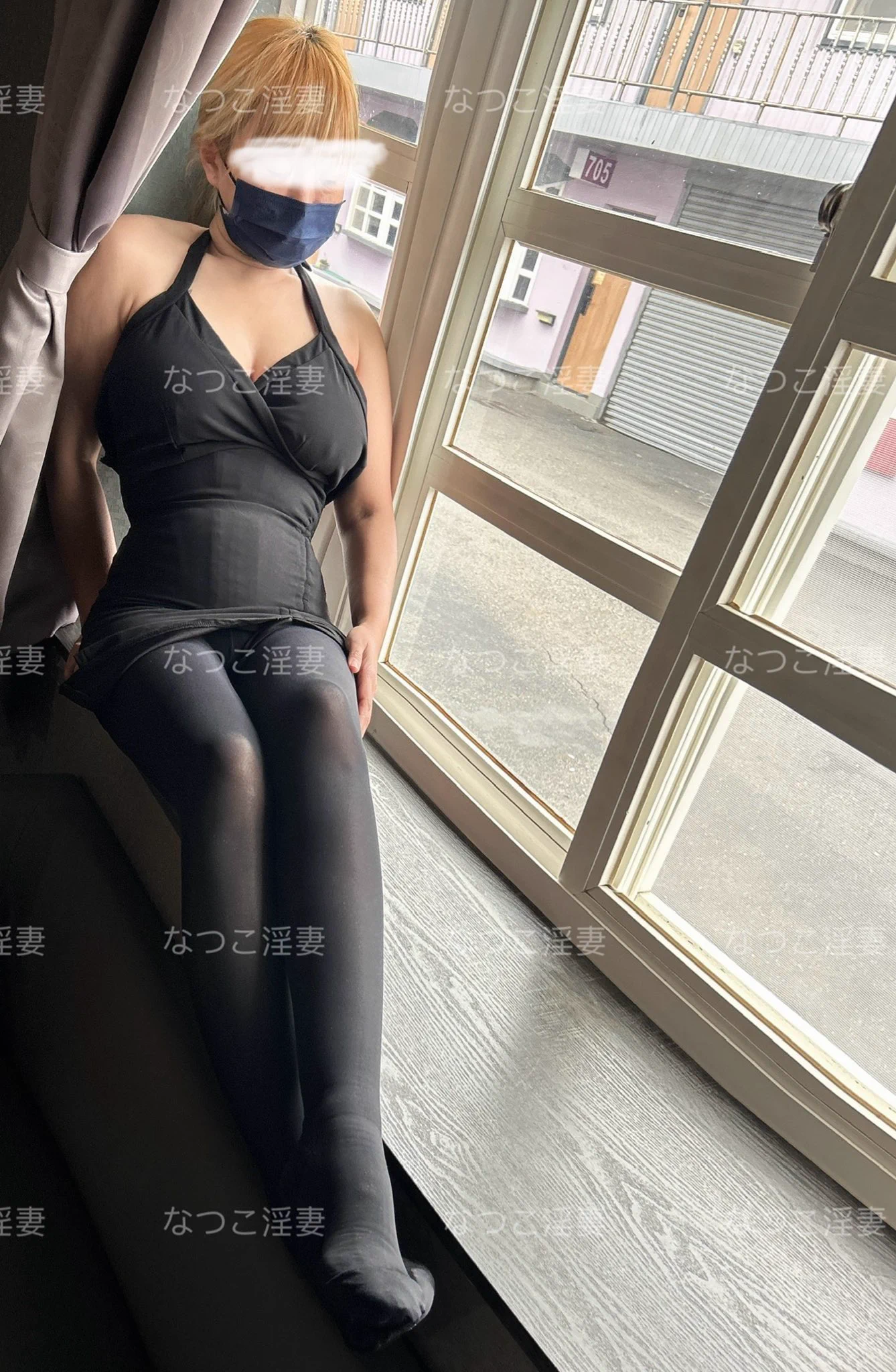 在旅館的窗戶邊拍照拍到一半才發現…有人在外面一直看著…投稿@luchu888 https://t.co/R4KTQiILL2