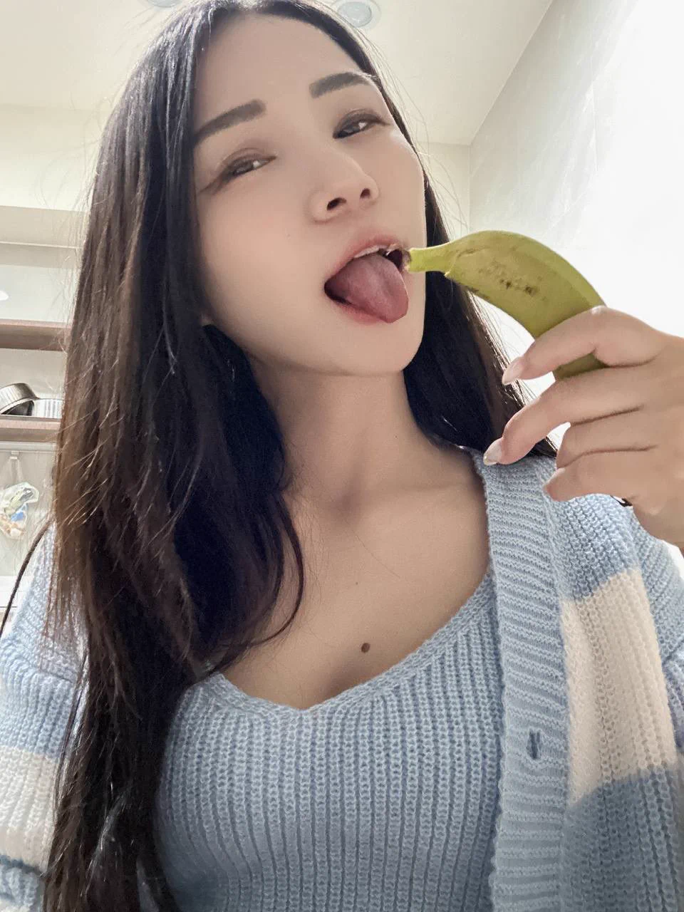現在香蕉很貴有人想看我吃香蕉影片嗎😳@Fanfan913287 https://t.co/7mpw4Go4a1