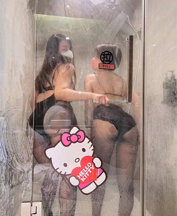 我和闺蜜二选一 你们会选择和我约吗？ https://t.co/NASaX7hUE3