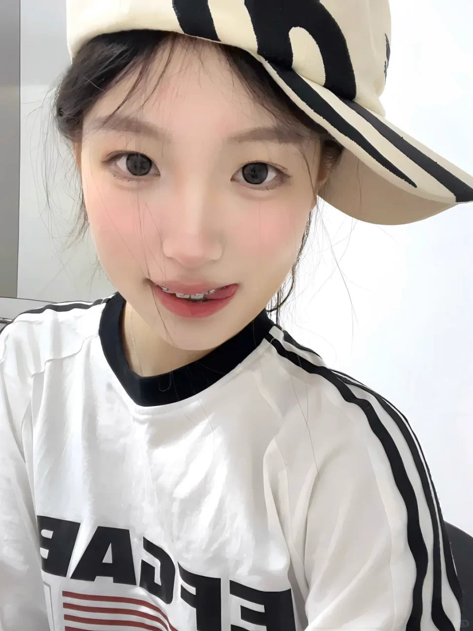 朋友圈VS推特的区别😁，凡是给这条推文点赞的，全部送私密照，#私信 #自慰 #文爱 #私我 #同城可约 https://t.co/ZNZkKzfyWT