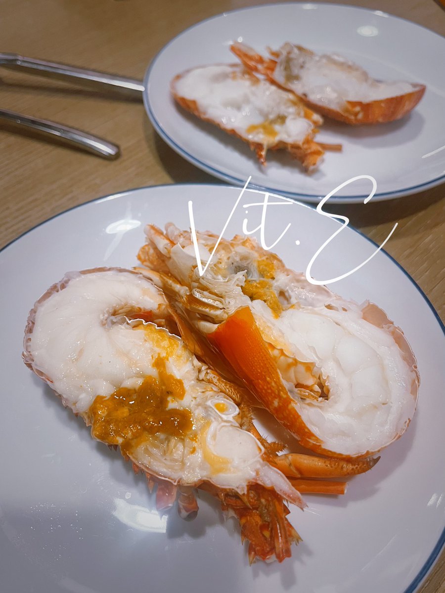 現蒸小龍蝦🦞吃到飽！
肉眼可見的飽滿🥹

我吃了十幾隻_(꒪ཀ꒪」∠)_

#OL吃什麼 

雖然在遠得要命八里
但可以吃3.5小時真的好狂
而且價格佛到很不合理欸 #ALT https://t.co/OP7UUCeZw7