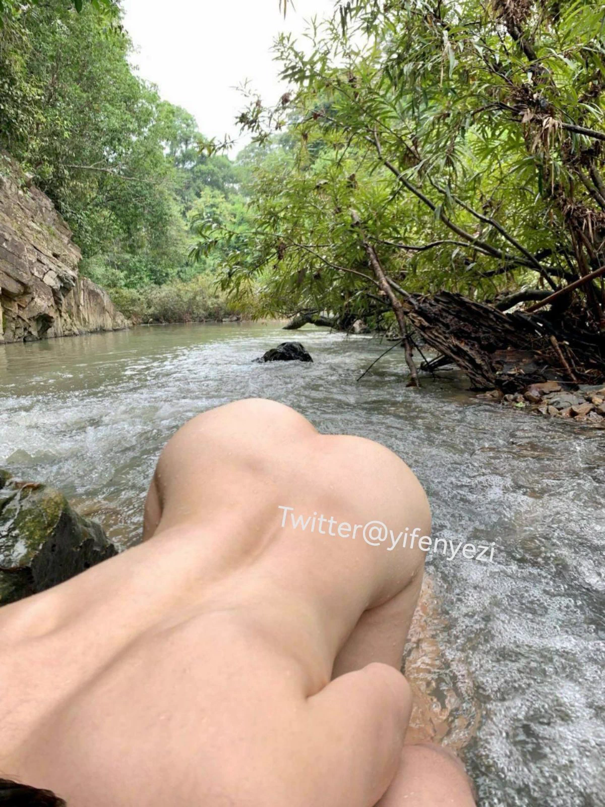溪水混合着我的淫水，有没有人想喝，私信报名，陪我一起去露出，报酬是陪你做爱 #文爱 #自慰 #露出 #可约 https://t.co/Xy08q2oP5Q