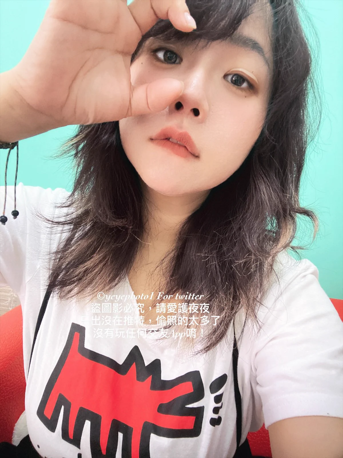 頭髮直了年齡就小了大家早安#要一直很可愛的夜夜 https://t.co/USZyX6Nv9H