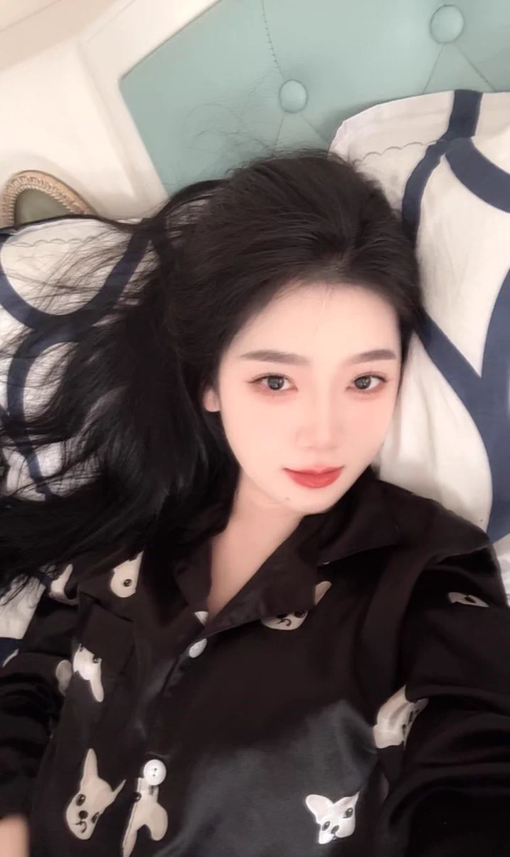 練完瑜伽回家洗完澡 好舒服喔 躺床上就會很想要 是練完瑜伽的後遺症嗎今天可約 有沒有體力好的哥哥呢 不是付費的哦 大膽來聊聊 彼此有感覺就出發#尋固定 #小母貓 #点心跟随 #解锁新姿势 https://t.co/2s5dE81JW0
