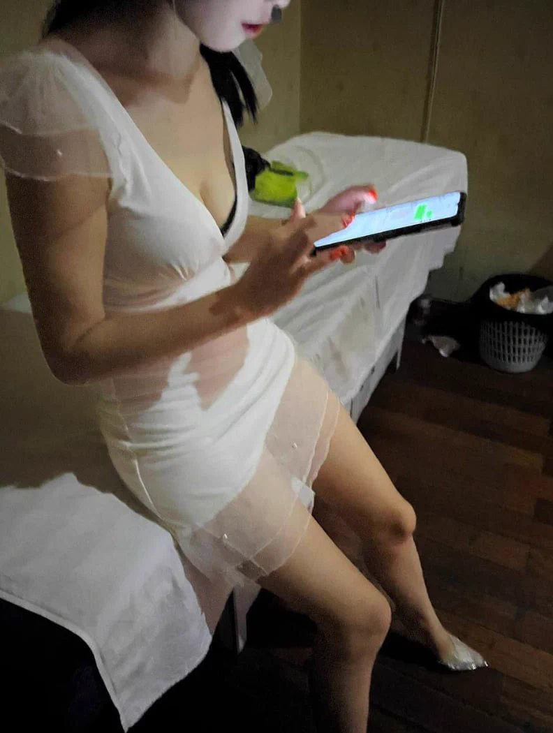 #惠州 #站街 #扫街 #快餐 点惠州惠城区清风元，有嫩妹，有熟女，有黑丝，有肉丝。站的很集中像有选妃的感觉 ，200一次干完就走。 https://t.co/MrCBKtF0jj