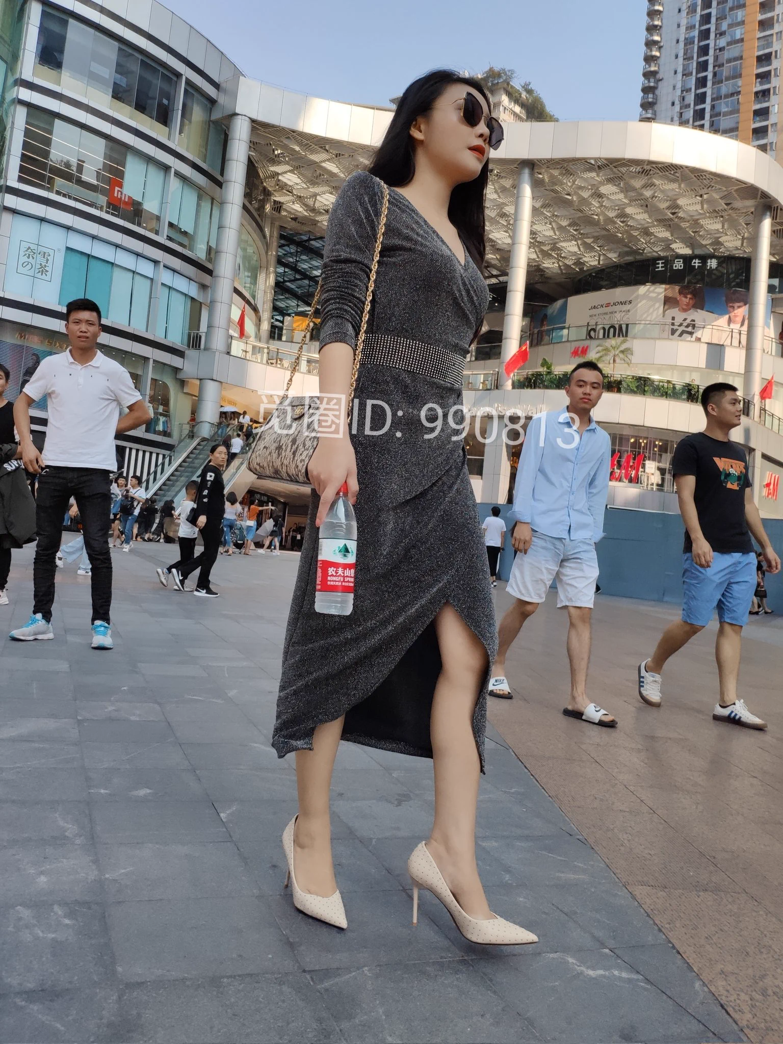 长腿开叉长腿极品人妻#人妻少妇 #高跟鞋控 https://t.co/iekFgq1nj7 https://t.co/aa96dfqR5z