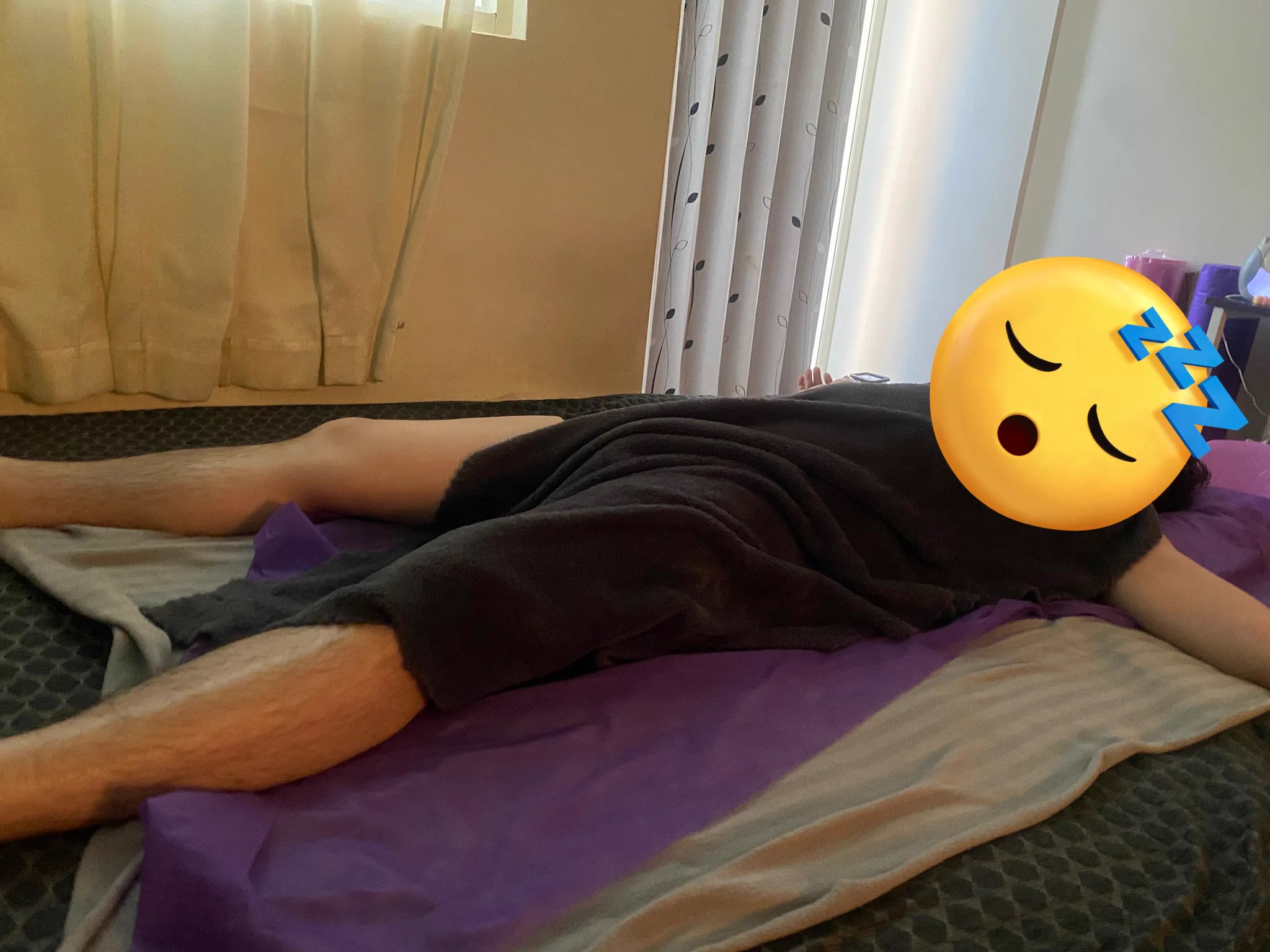 來做水晶經絡+靈魂音叉的客人睡到一個我也好想睡的裝態#平常都沒辦法好好休息身體健康、心靈平衡、靈魂才會安定很多人都忽視了身體警訊造成失眠、多夢身體無法進行修復文明病多到嚇人 #你的睡眠療癒師🤣療癒到最後都快成睡眠大師了 https://t.co/WCagKNFHSL