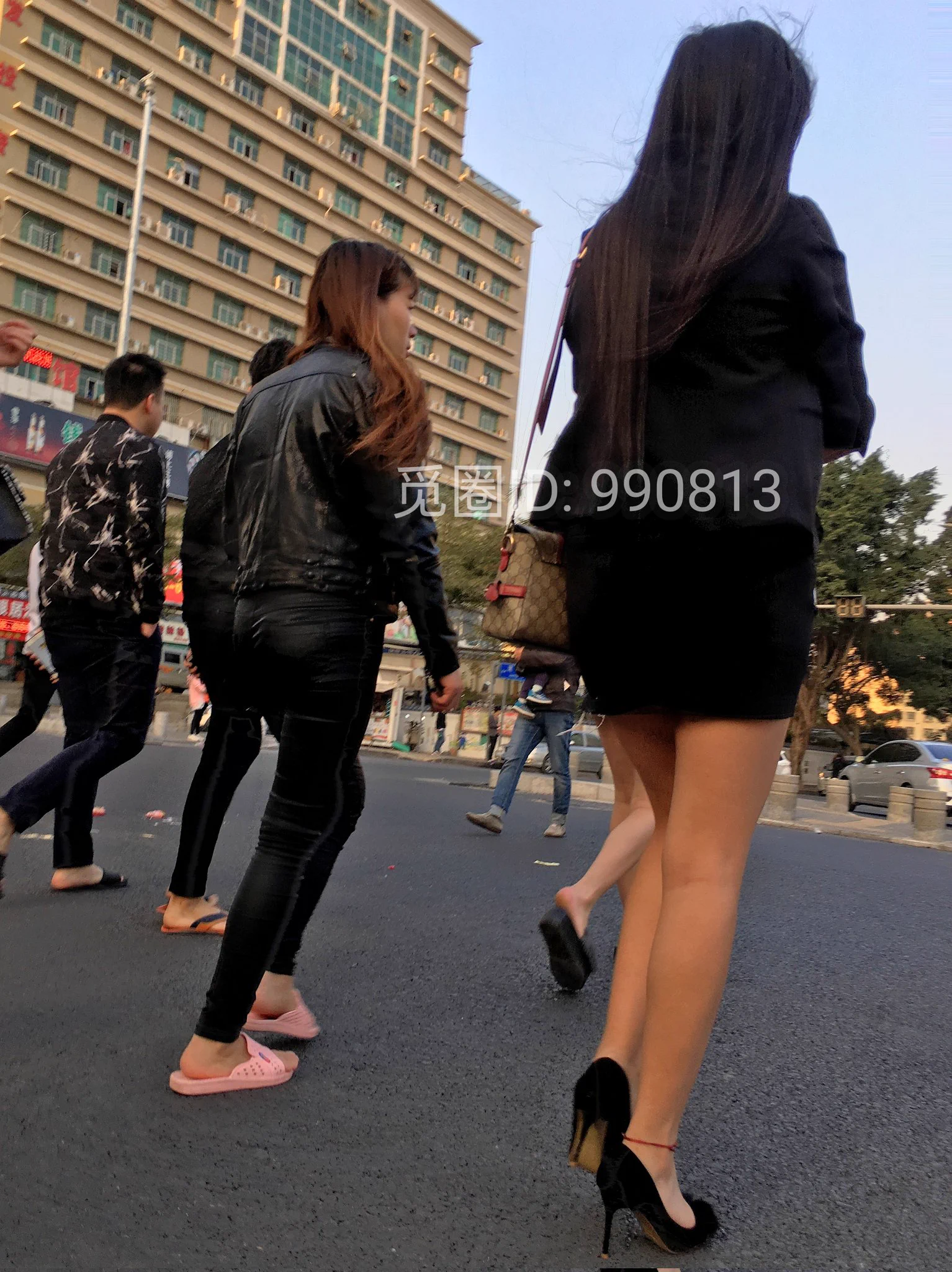 极品骚跟制服包臀裙熟妇#熟妇 #人妻少婦 https://t.co/p6jpCHqeQ2